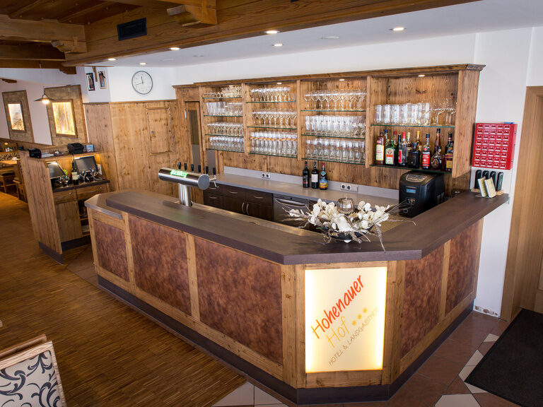 Die Bar im Hohenauer Hof bietet eine ordentliche Auswahl an Getränken